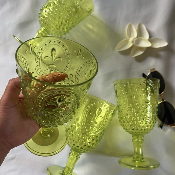 Debutante Glass Goblet, Set of 4, 10 Ounce, lime green - Picture 8 of 10
